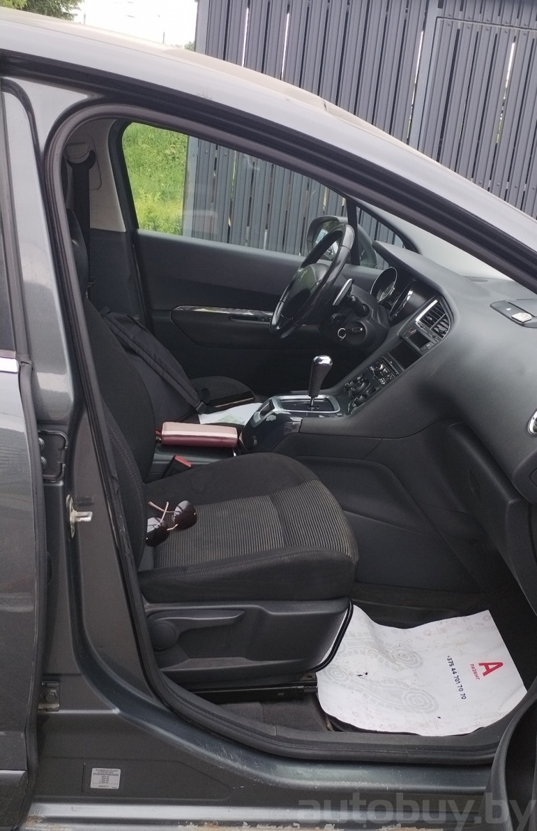 Peugeot 5008 1 поколение, 2009 года