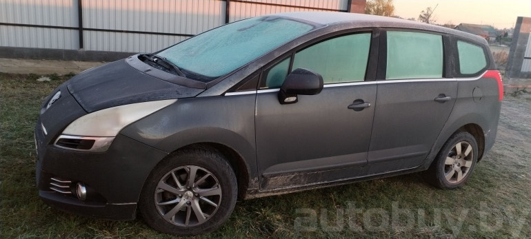Peugeot 5008 1 поколение, 2009 года