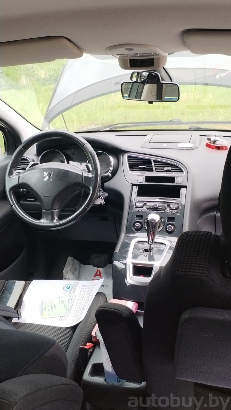 Peugeot 5008 1 поколение, 2009 года