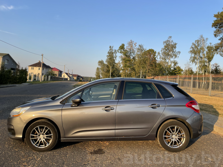 Citroen C4 2 поколение, 2011 года
