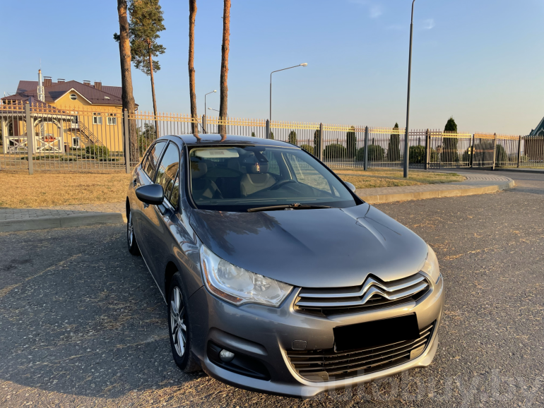 Citroen C4 2 поколение, 2011 года