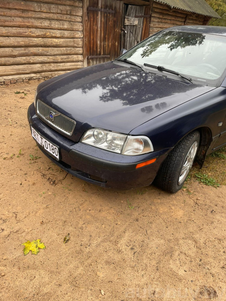Volvo V40 1 поколение, 1998 года