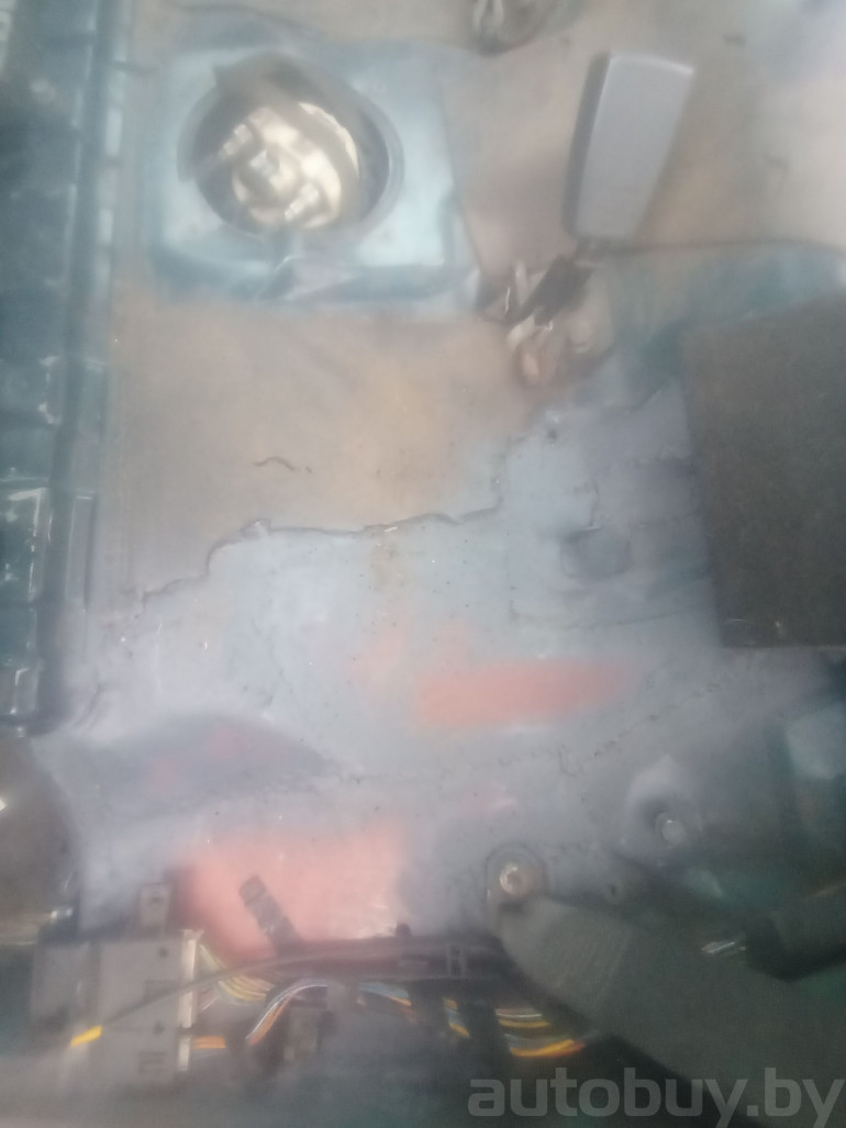 Volvo V40 1 поколение, 1998 года