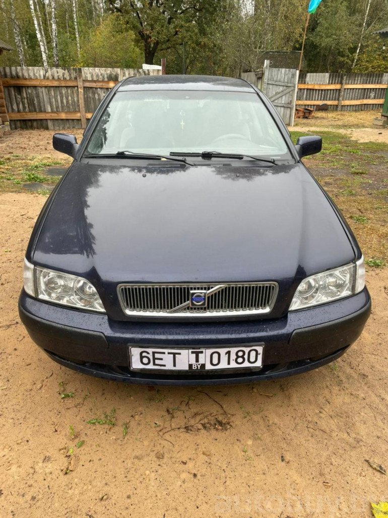 Volvo V40 1 поколение, 1998 года