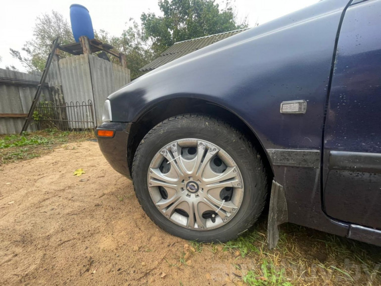 Volvo V40 1 поколение, 1998 года