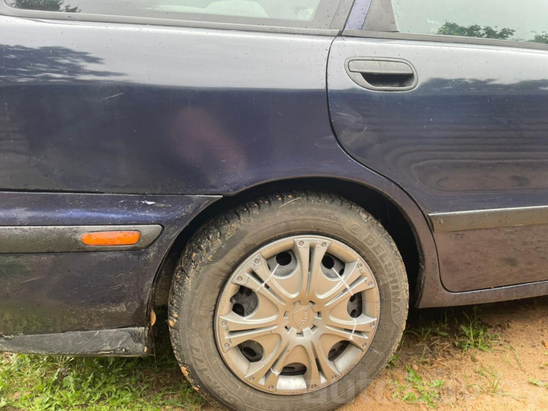 Volvo V40 1 поколение, 1998 года
