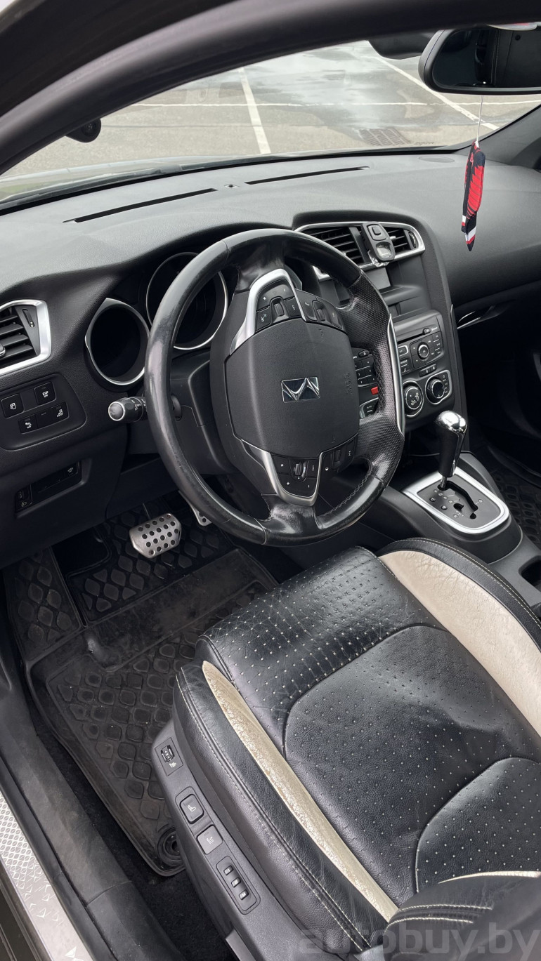 Citroen DS4 1 поколение, 2012 года
