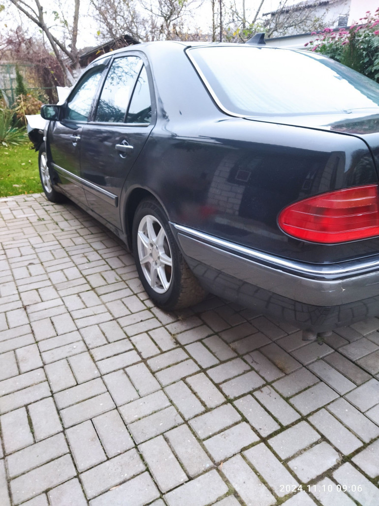 Mercedes-Benz E-Класс 2 поколение (W210/S210), 1998 года
