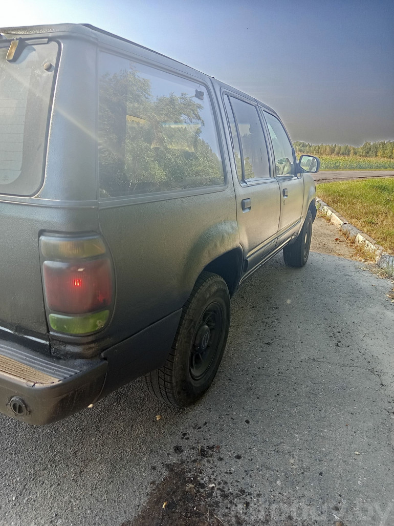 Ford Explorer 2 поколение, 1996 года