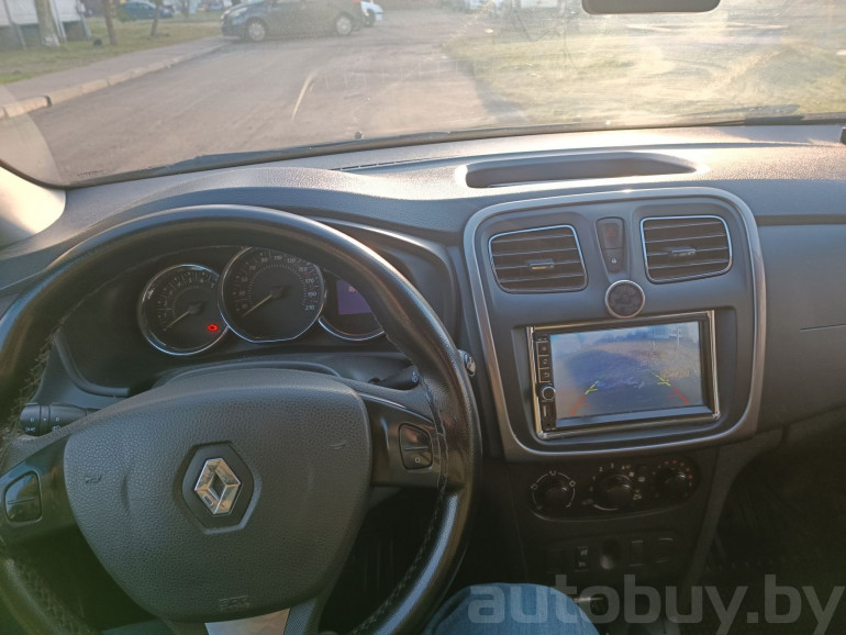 Renault Sandero 2 поколение, 2017 года