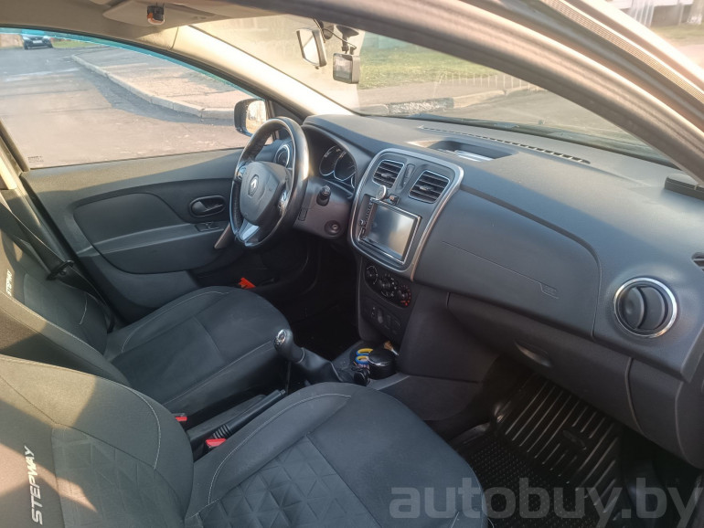 Renault Sandero 2 поколение, 2017 года