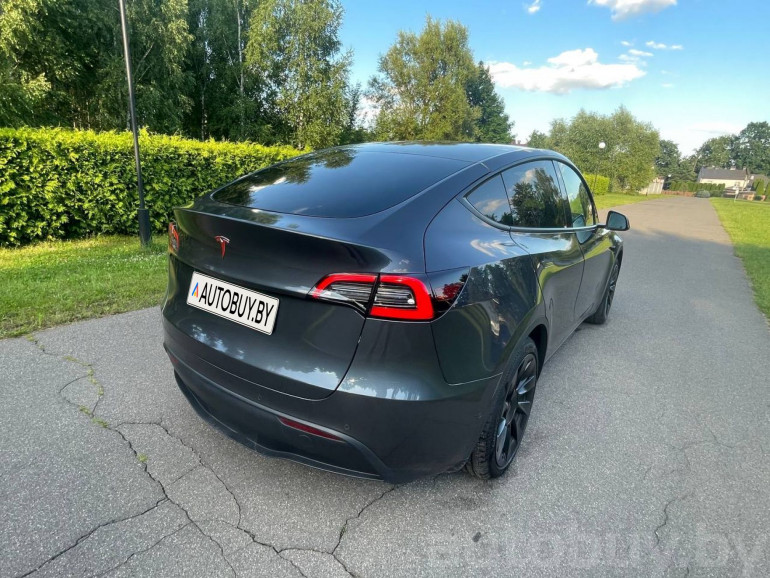 Tesla Model Y 1 поколение, 2021 года