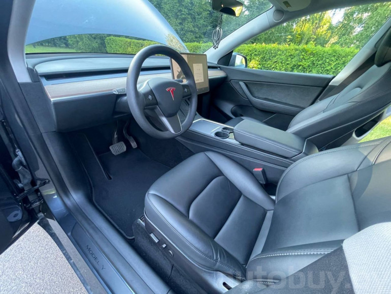 Tesla Model Y 1 поколение, 2021 года