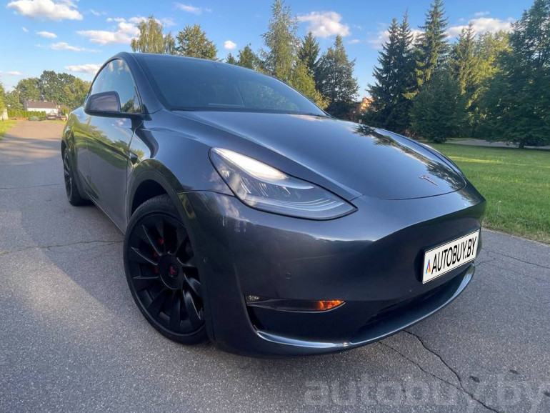 Tesla Model Y 1 поколение, 2021 года