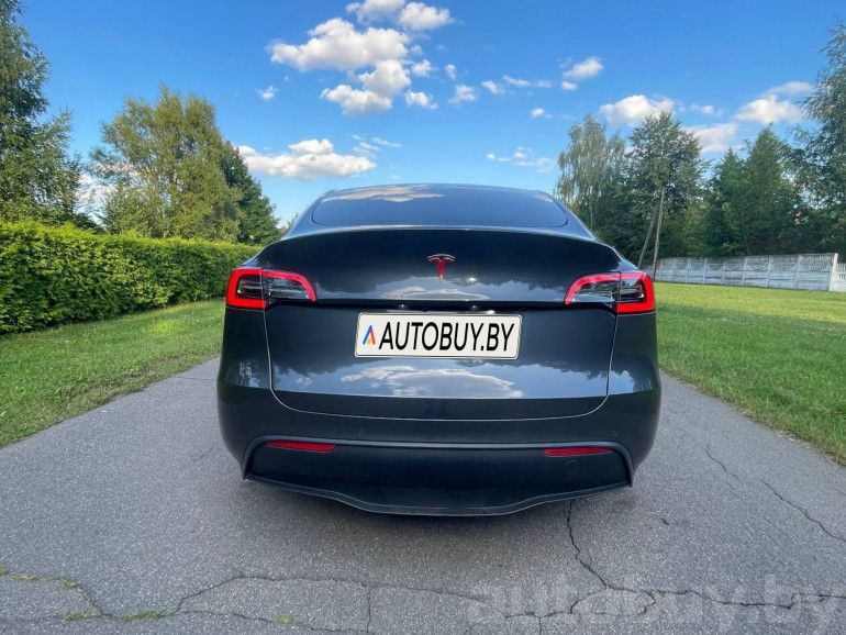 Tesla Model Y 1 поколение, 2021 года