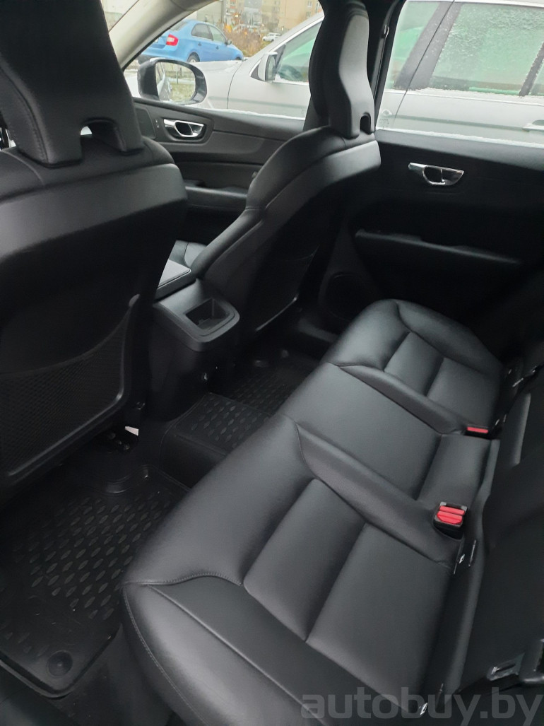 Volvo XC60 2 поколение, 2018 года