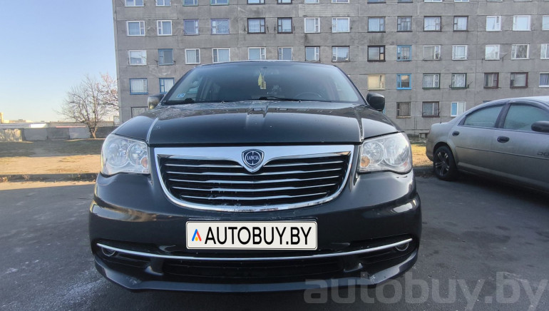 Lancia Voyager 1 поколение, 2011 года
