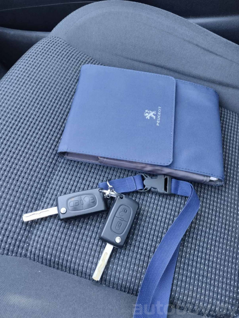 Peugeot 5008 1 поколение [рестайлинг], 2015 года