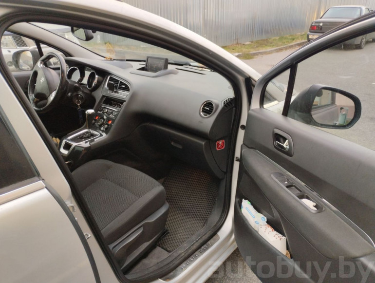 Peugeot 5008 1 поколение [рестайлинг], 2015 года