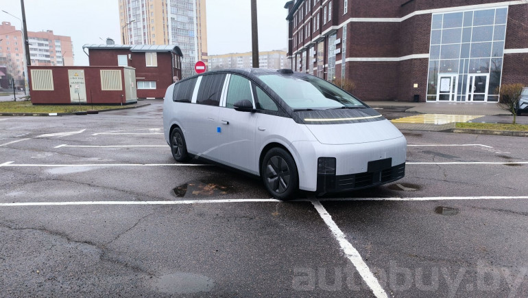 LiXiang Mega 1 поколение, 2024 года
