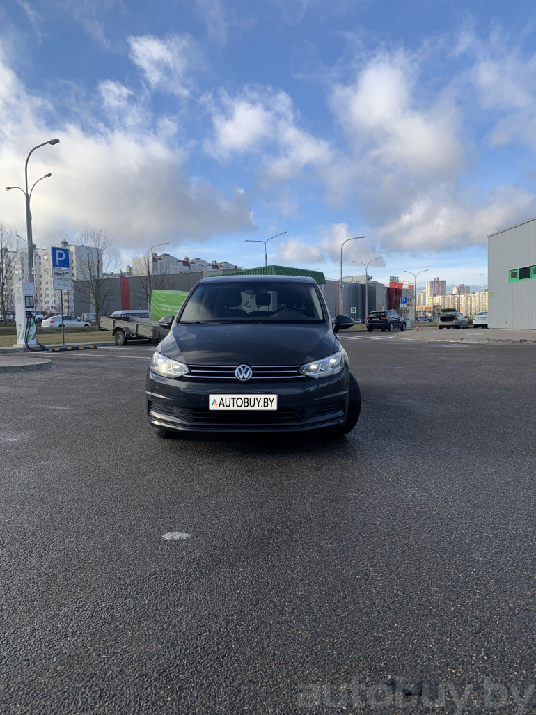 Volkswagen Touran 3 поколение, 2020 года