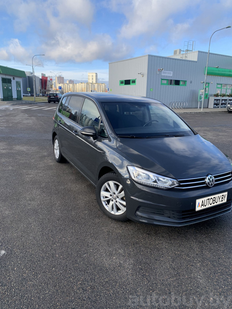 Volkswagen Touran 3 поколение, 2020 года