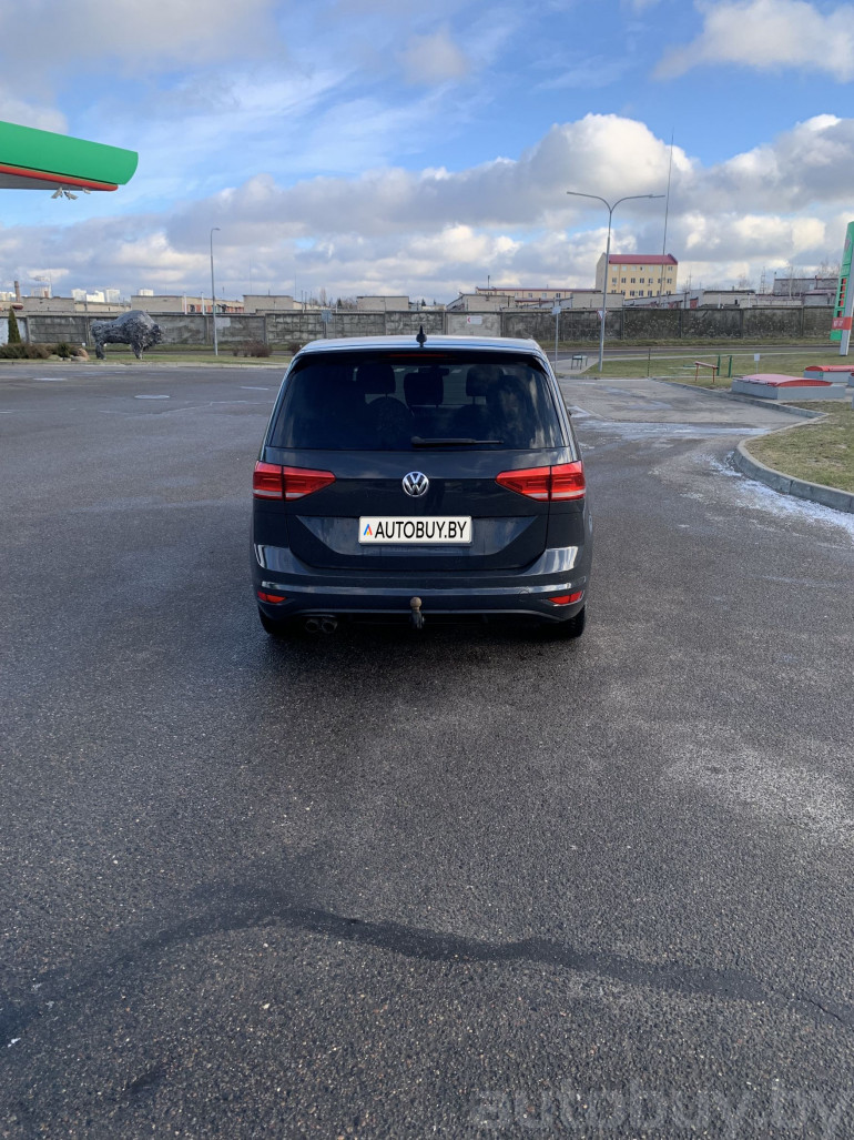 Volkswagen Touran 3 поколение, 2020 года
