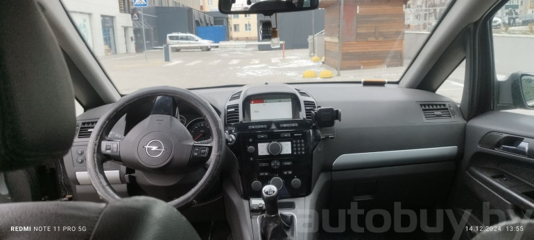 Opel Zafira 2 поколение (B) [рестайлинг], 2009 года