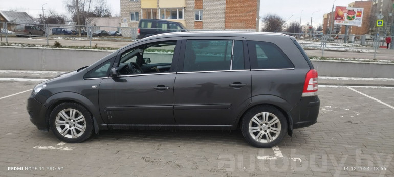 Opel Zafira 2 поколение (B) [рестайлинг], 2009 года