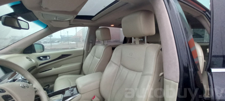 Infiniti JX 1 поколение, 2013 года