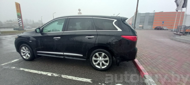 Infiniti JX 1 поколение, 2013 года
