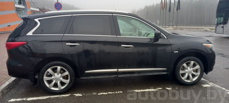 Infiniti JX 1 поколение, 2013 года