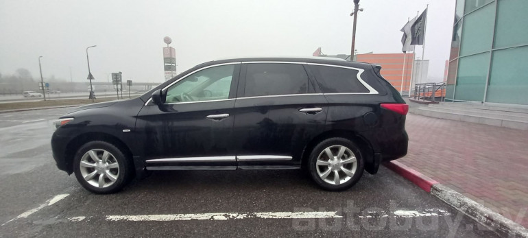 Infiniti JX 1 поколение, 2013 года
