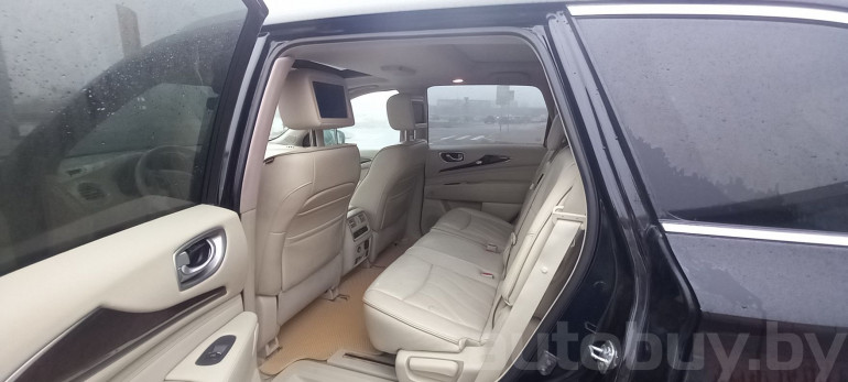 Infiniti JX 1 поколение, 2013 года