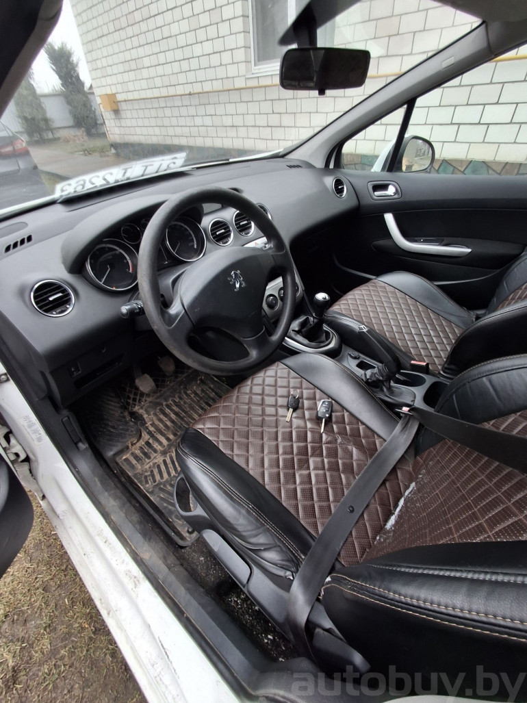 Peugeot 308 1 поколение, 2010 года