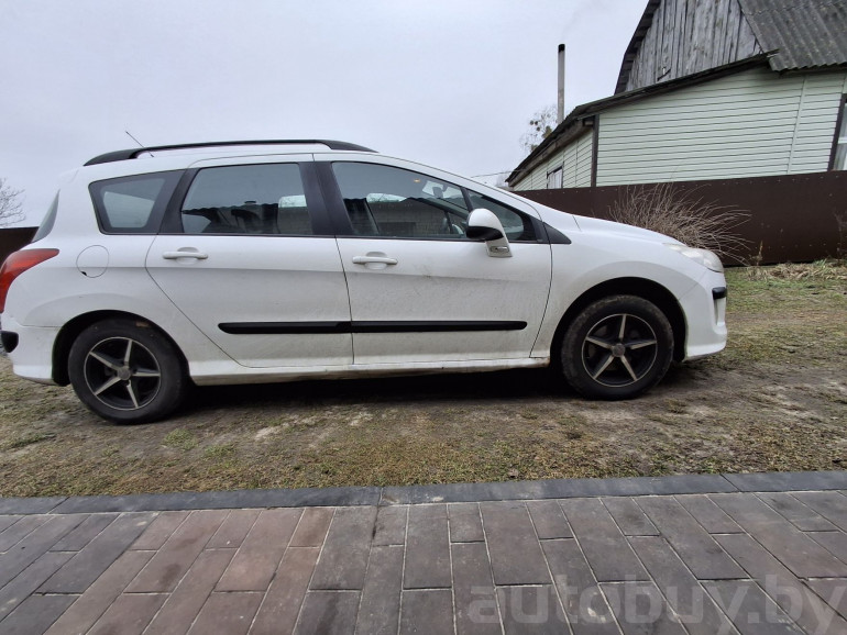 Peugeot 308 1 поколение, 2010 года