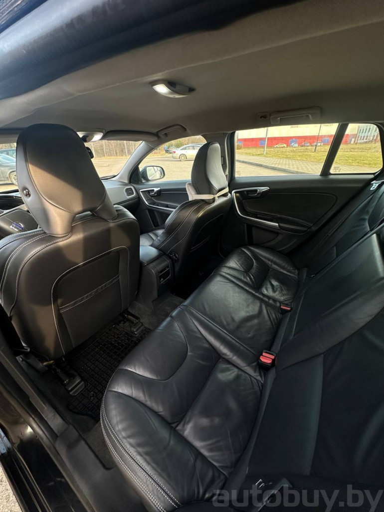 Volvo V60 1 поколение [рестайлинг], 2013 года