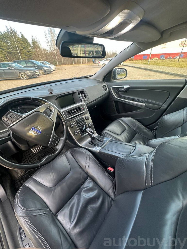 Volvo V60 1 поколение [рестайлинг], 2013 года