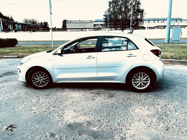 Kia Rio 4 поколение, 2017 года