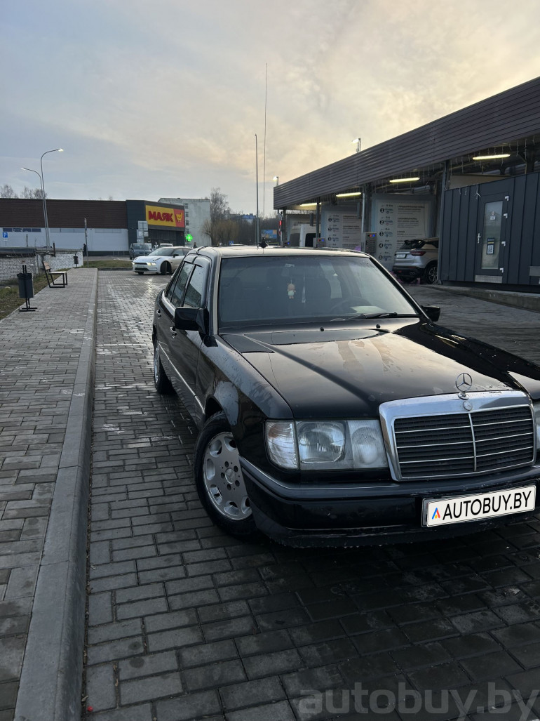 Mercedes-Benz W124 1 поколение, 1989 года