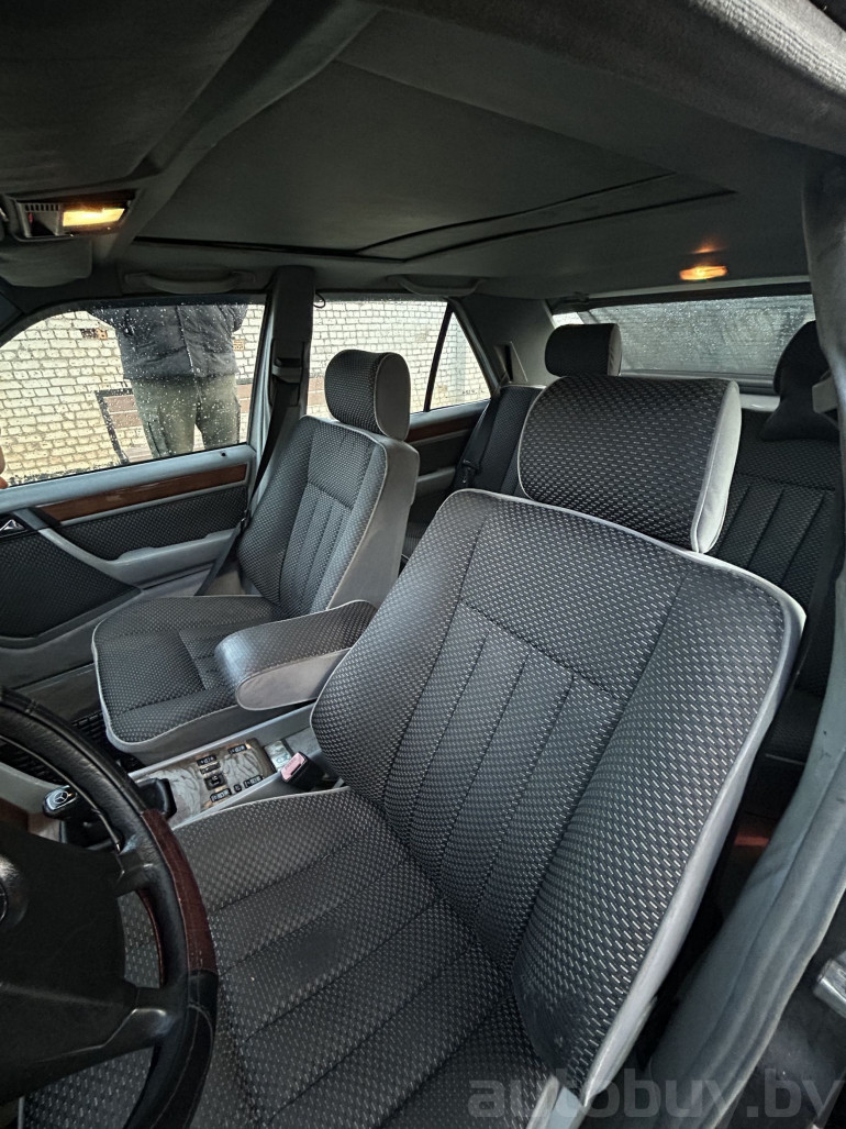 Mercedes-Benz W124 1 поколение, 1989 года