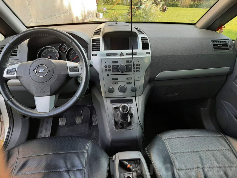 Opel Zafira 2 поколение (B) [рестайлинг], 2012 года