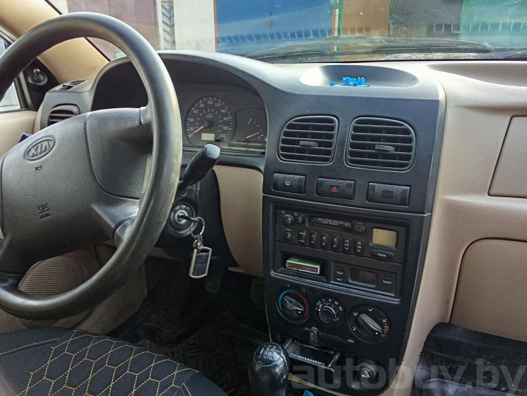 Kia Rio 1 поколение, 2001 года