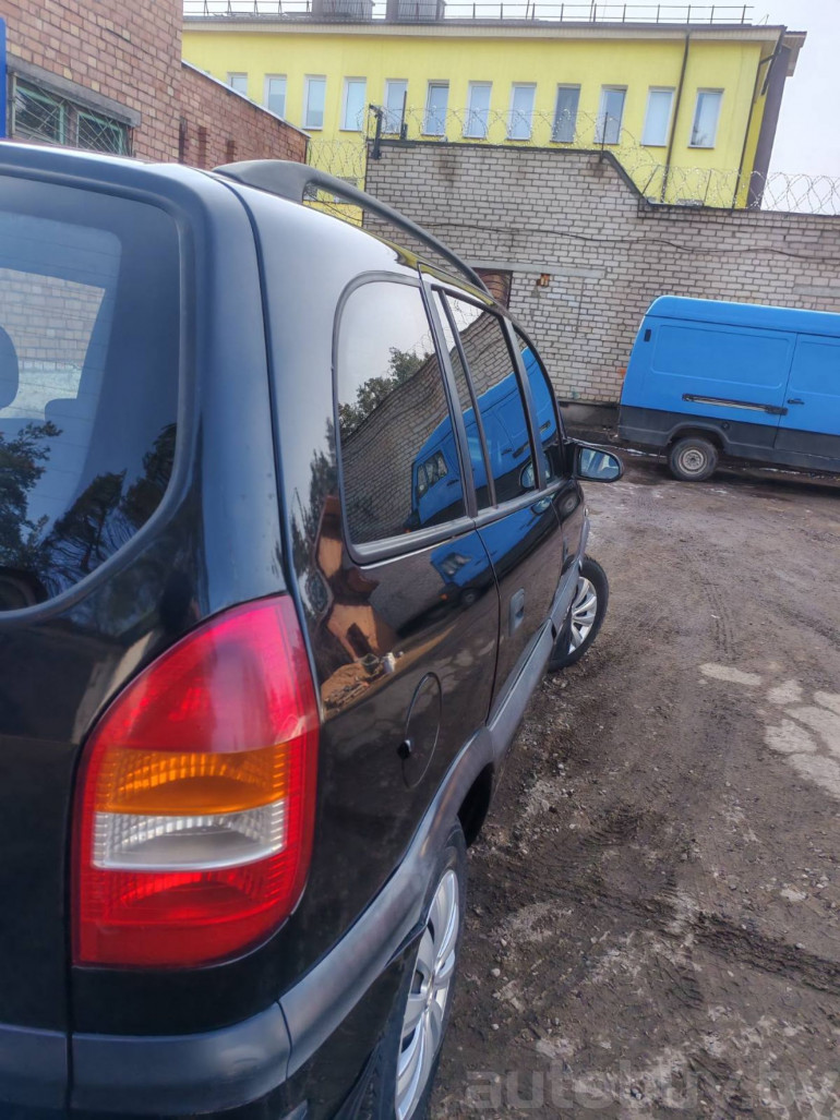 Opel Zafira 1 поколение (A), 2001 года