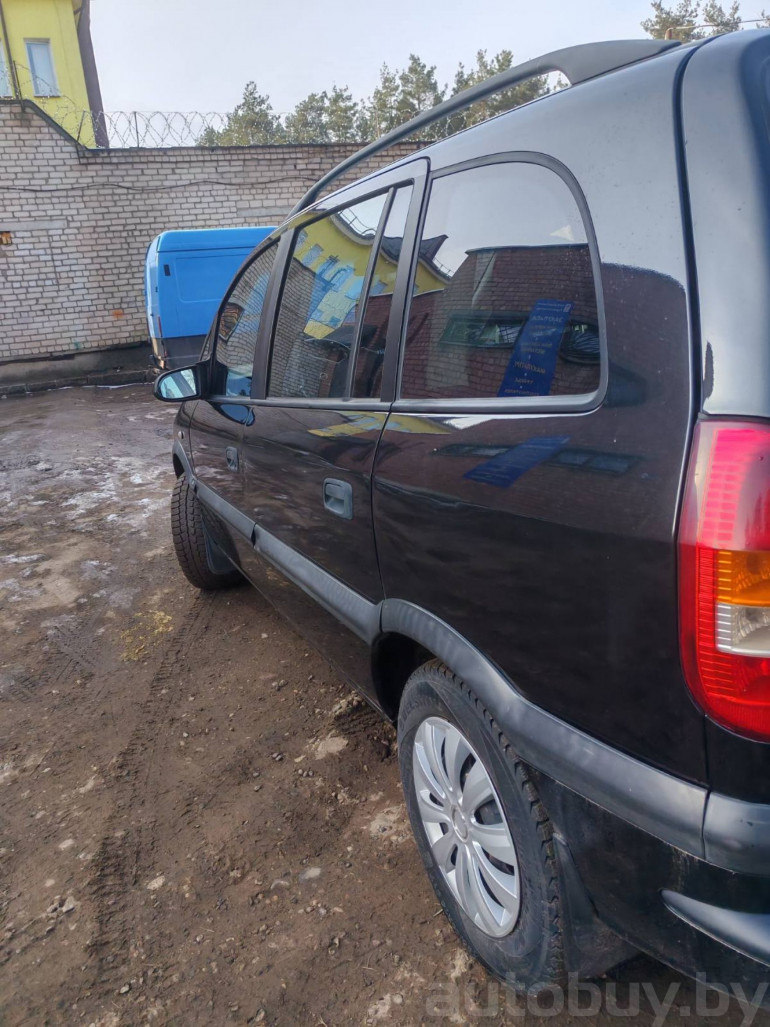 Opel Zafira 1 поколение (A), 2001 года