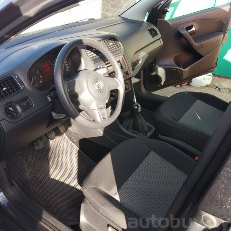 Volkswagen Polo 5 поколение, 2013 года