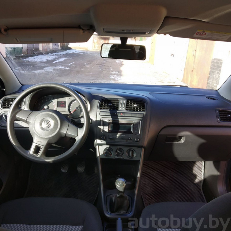 Volkswagen Polo 5 поколение, 2013 года