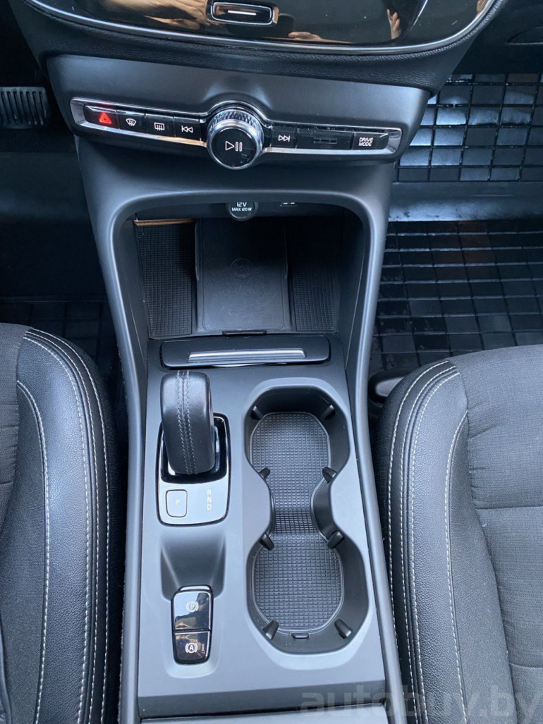 Volvo XC40 1 поколение, 2020 года