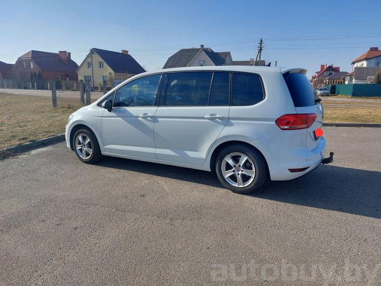 Volkswagen Touran 3 поколение, 2017 года