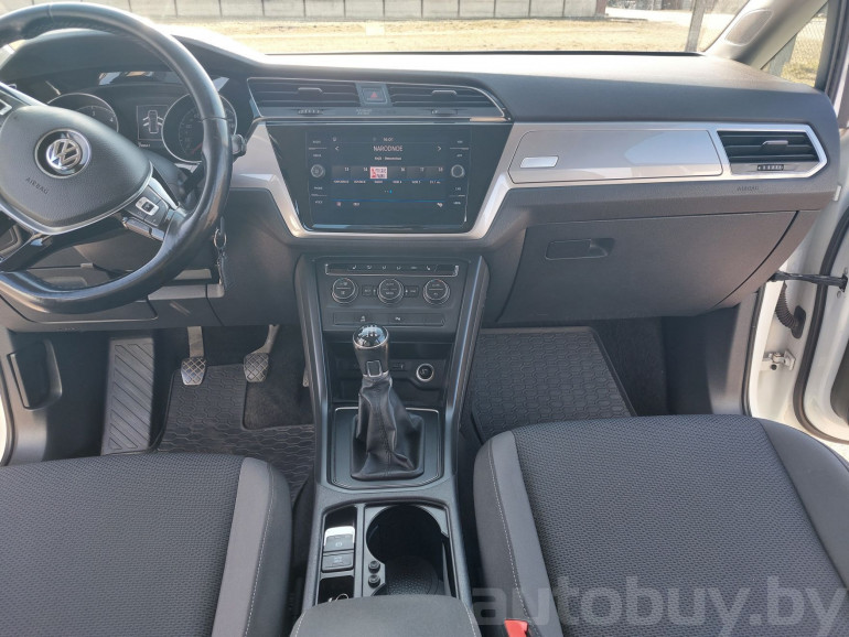 Volkswagen Touran 3 поколение, 2017 года